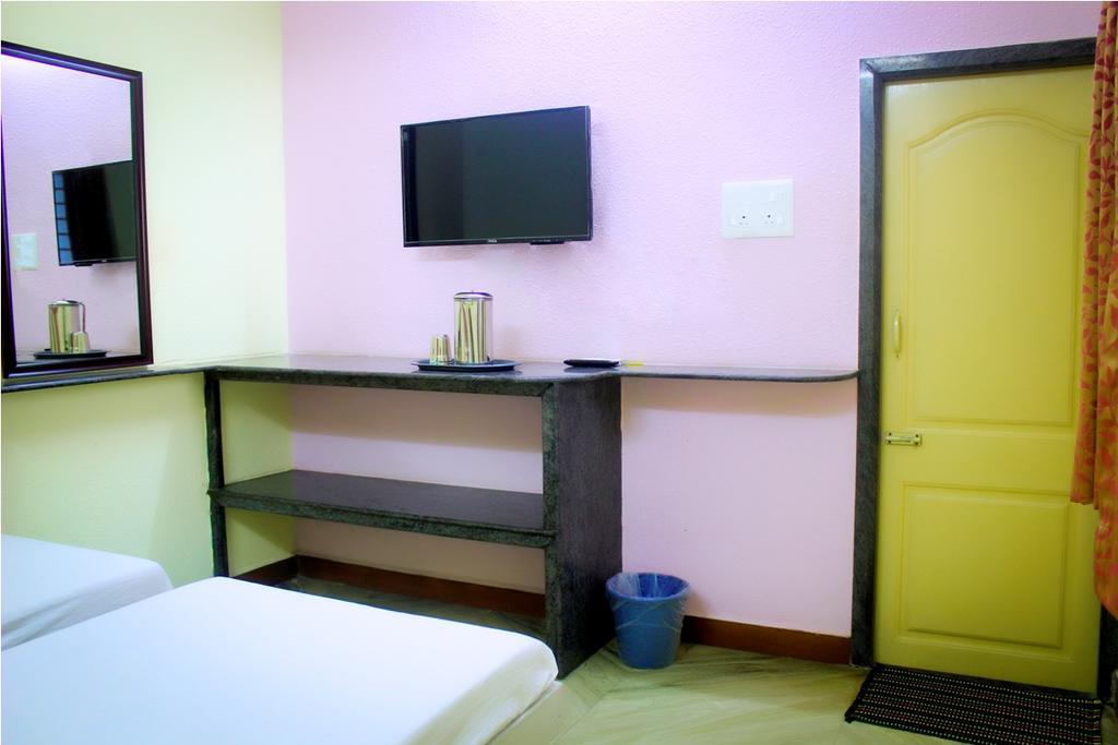 Pms Guest House Pondicherry Exterior photo